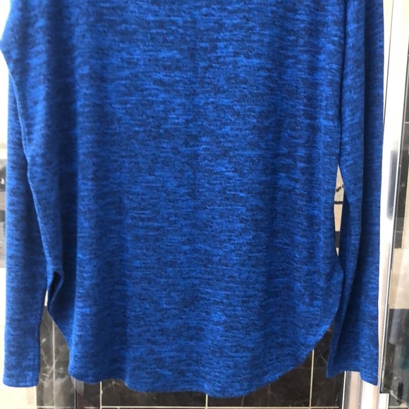 Banana Republic blue top, size M, new with tag. - Picture 6 of 7